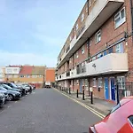 3 Bedroom Flat In Hoxton London