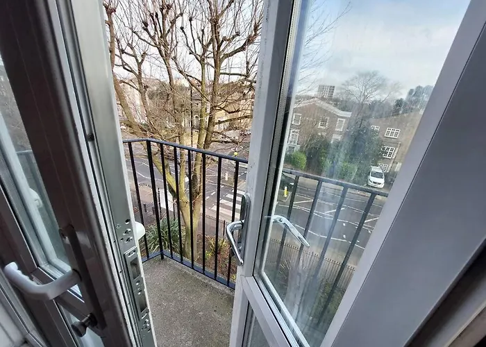 3 Bedroom Flat In Hoxton London