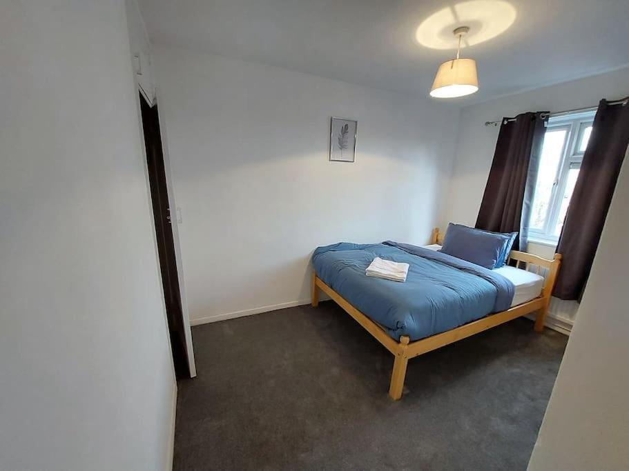 3 Bedroom Flat In Hoxton Apartment