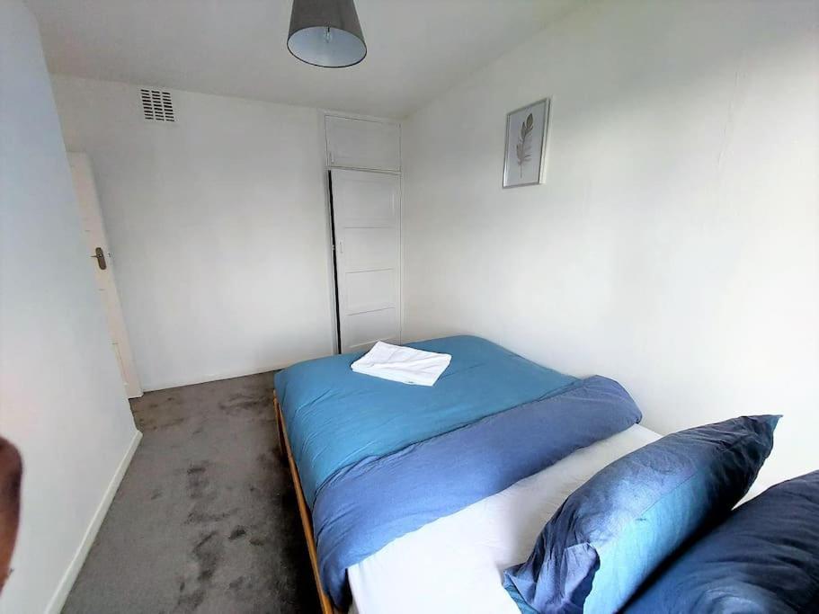 3 Bedroom Flat In Hoxton Apartment
