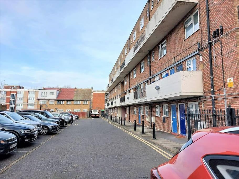 3 Bedroom Flat In Hoxton London