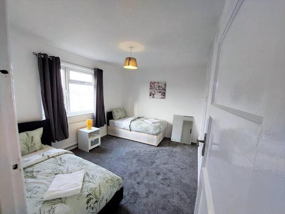 3 Bedroom Flat In Hoxton London