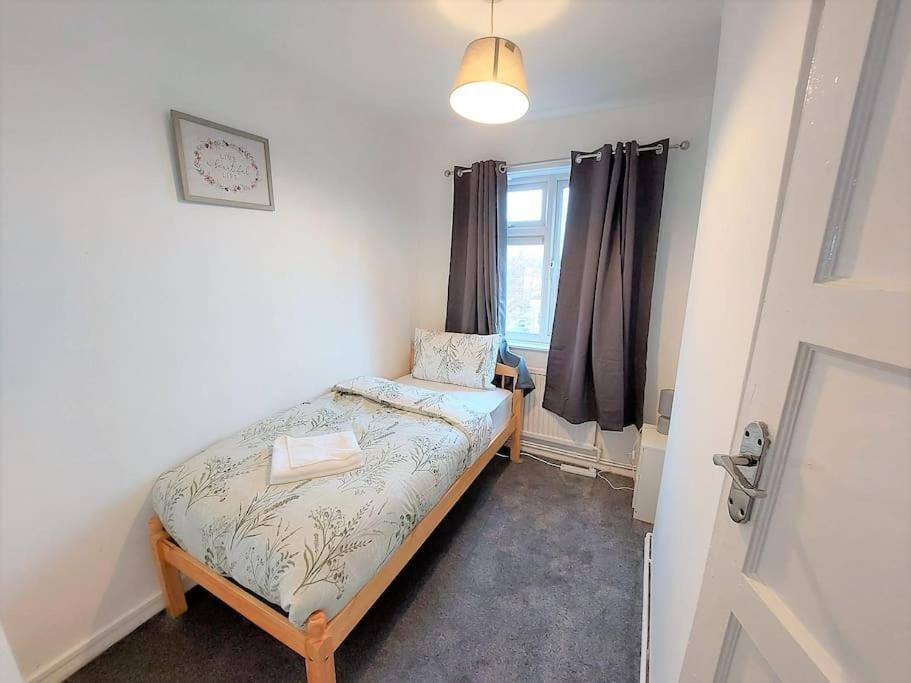 3 Bedroom Flat In Hoxton Apartment